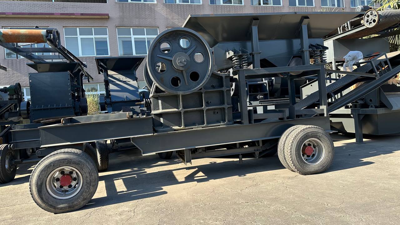 картинка Агрегат дробления с электродвигателем и щековой дробилкой PE-400x600