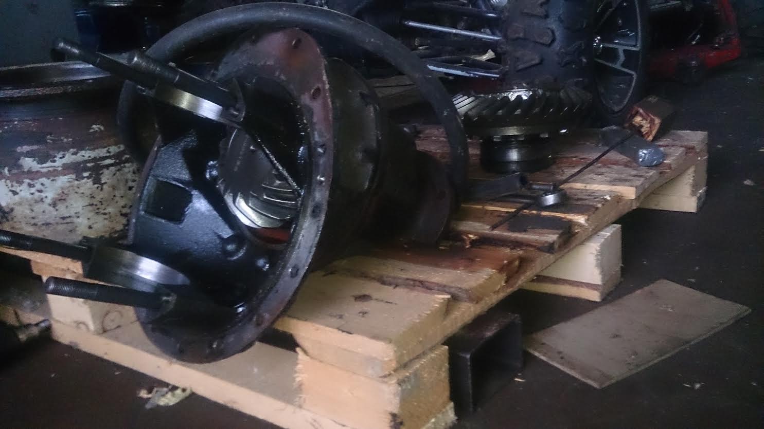 картинка Редуктор заднего моста 17*28 KRAN QY70 800306258 82599300 от магазина Одежда+