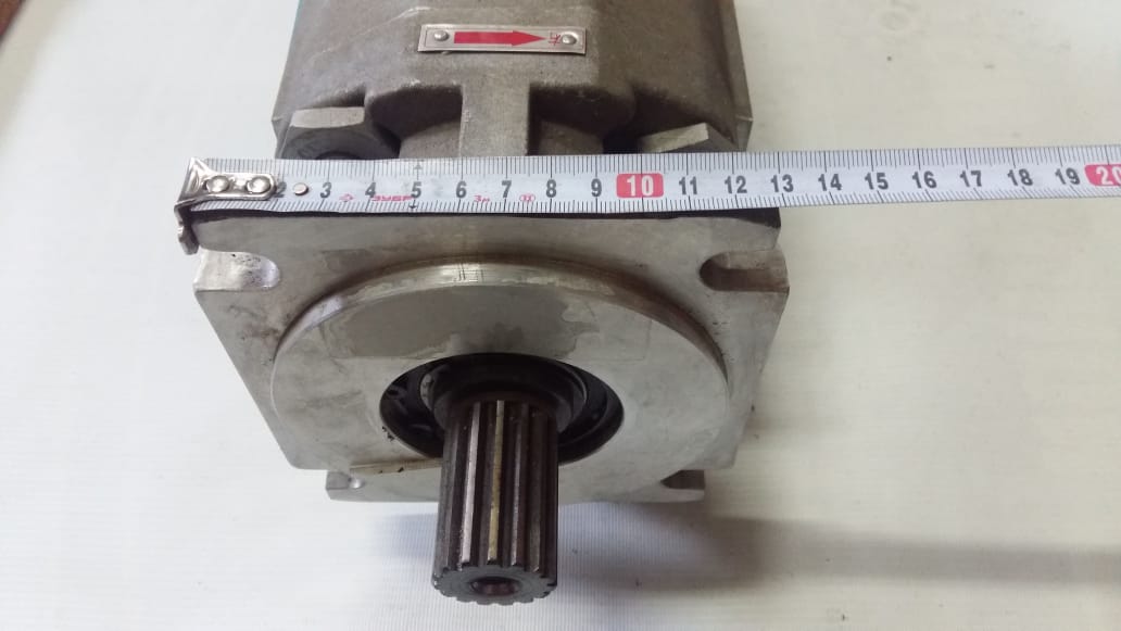 картинка Насос гидравлический 3 секционный 803000470/10100859/1304T00051 автокран QY25K от магазина Одежда+