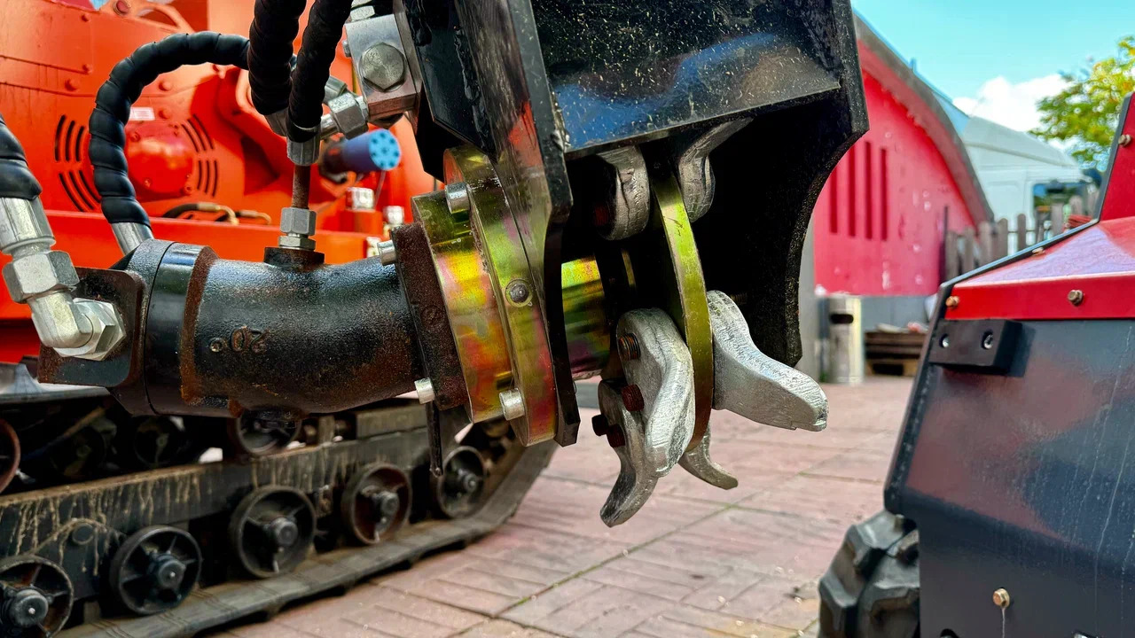 картинка Мини погрузчик Kubota DC-30 от магазина Одежда+