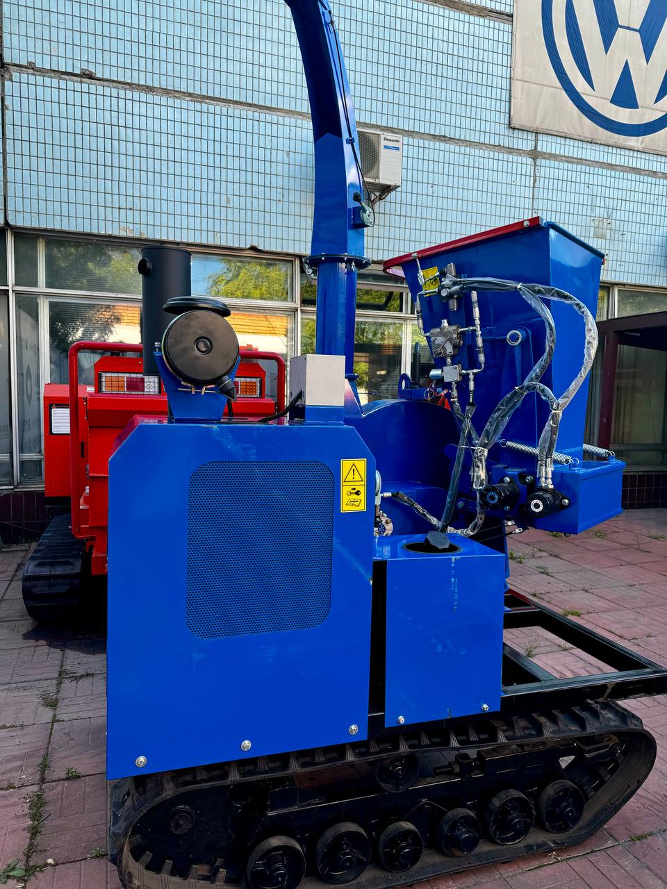 картинка Измельчитель веток гусеничный DH-80 от магазина Одежда+