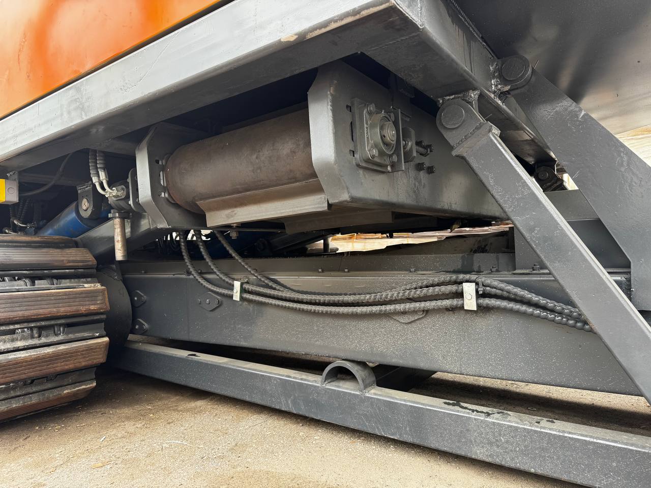 картинка Промышленный шредер гусеничного типа  U-MS250 от магазина Одежда+