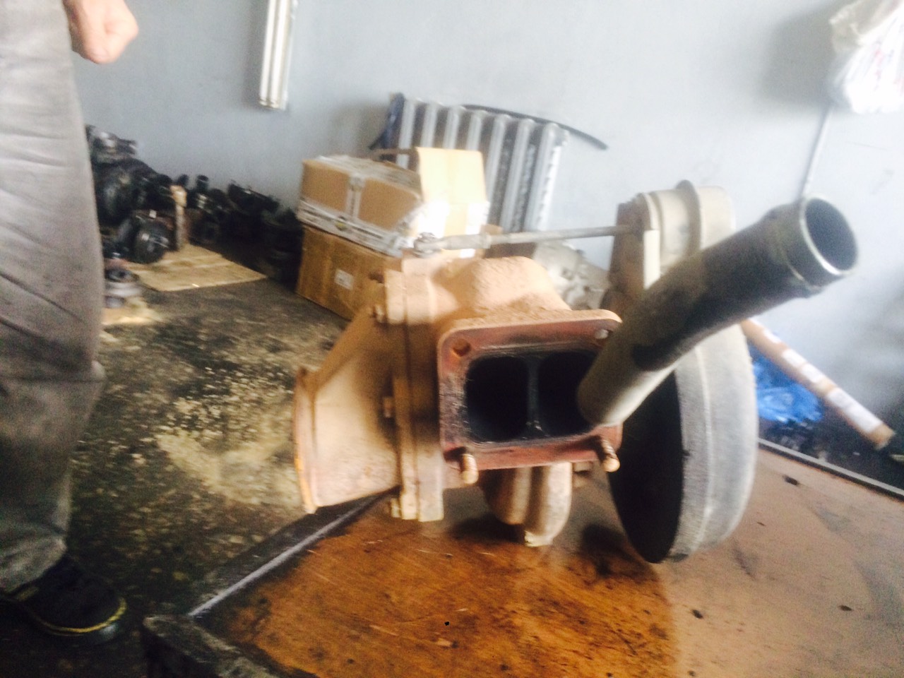 картинка Турбина двигателя Dong Feng Shanghai 6C250 - 2 от магазина Одежда+