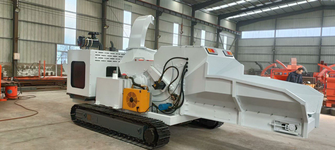 картинка Измельчитель веток и древесины DH-220 на гусеничном ходу от магазина Одежда+