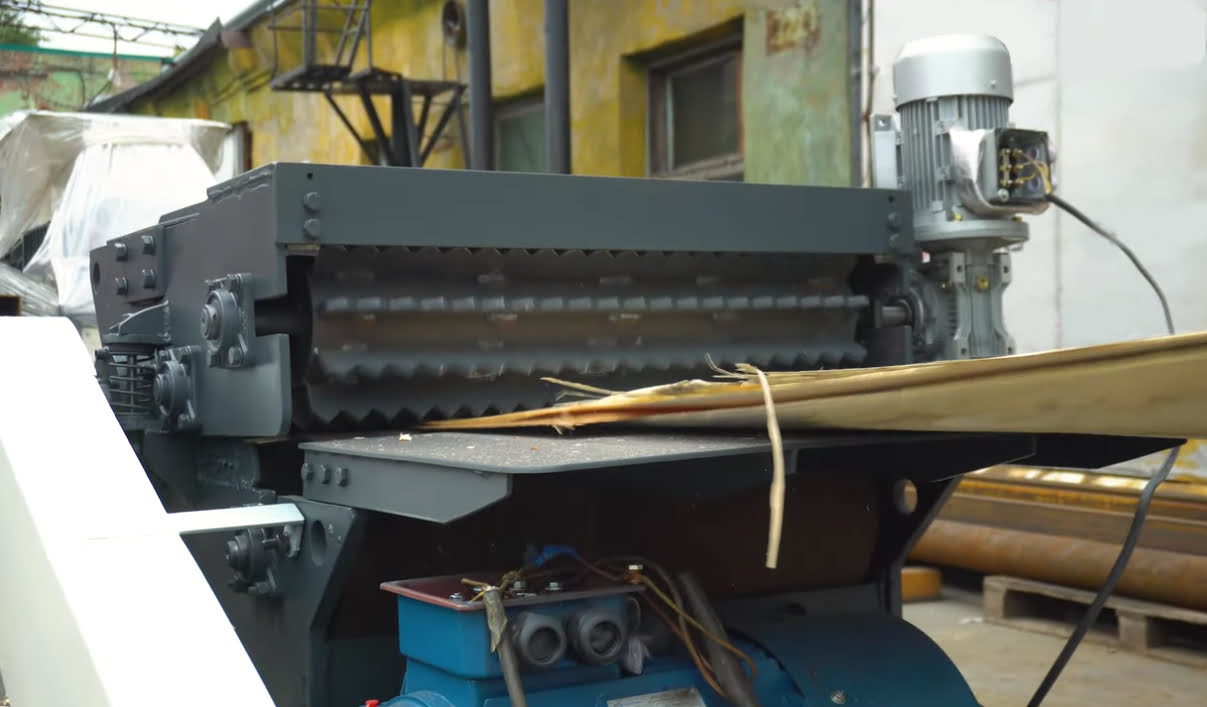 картинка Шредер для шпона SR-800 от магазина Одежда+