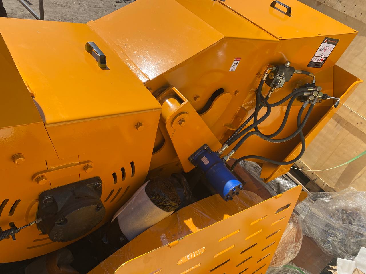 картинка Измельчитель веток и древесины DH-100 от магазина Одежда+