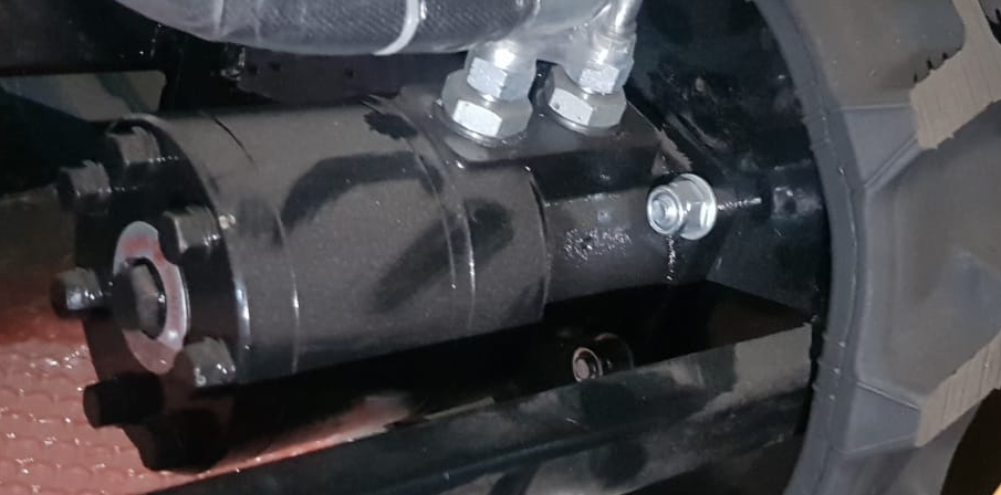 картинка Гидромотор гусеничного хода для дробилки DH-50 от магазина Одежда+