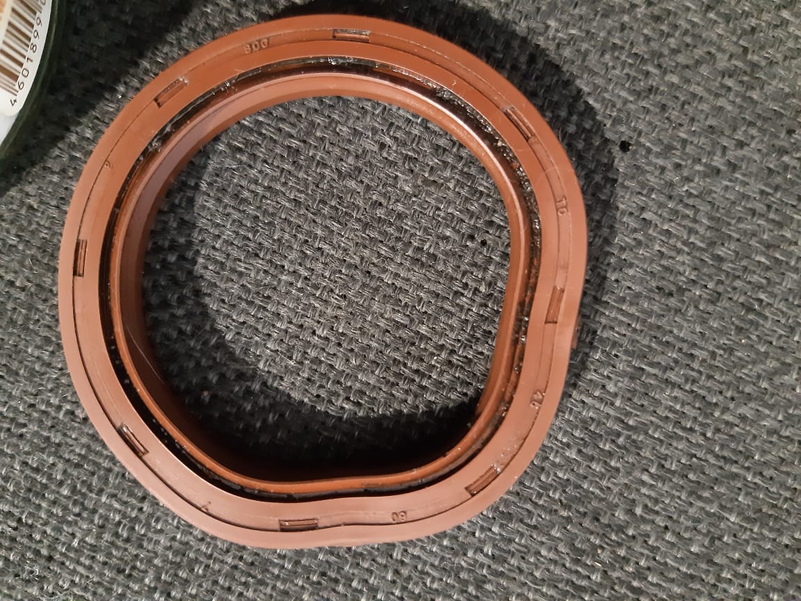 картинка Комплект сальников (3шт.) фланца КПП 5J800 KRAN QY16D от магазина Одежда+