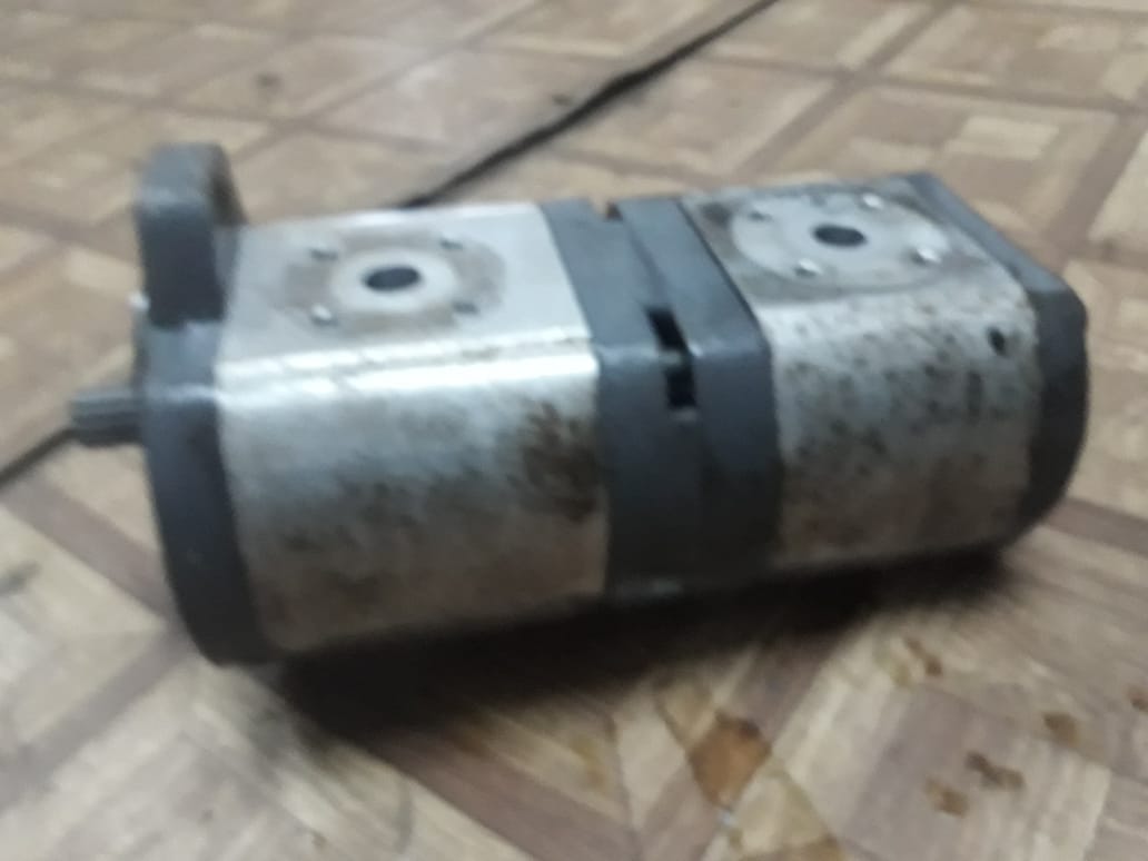 картинка Насос гидравлический 2 секционный  Rexroth A11VL0130LRDS/ 10R-NSD12K02-K KRAN QY70 от магазина Одежда+