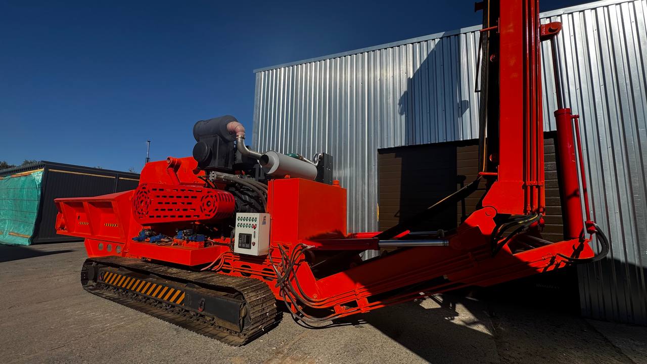 картинка Измельчитель веток и древесины DH-220 на гусеничном ходу от магазина Одежда+