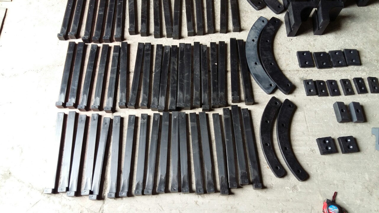 картинка Направляющие, ползуны на стрелу автокрана KRAN QY50K комплект, оригинал от магазина Одежда+