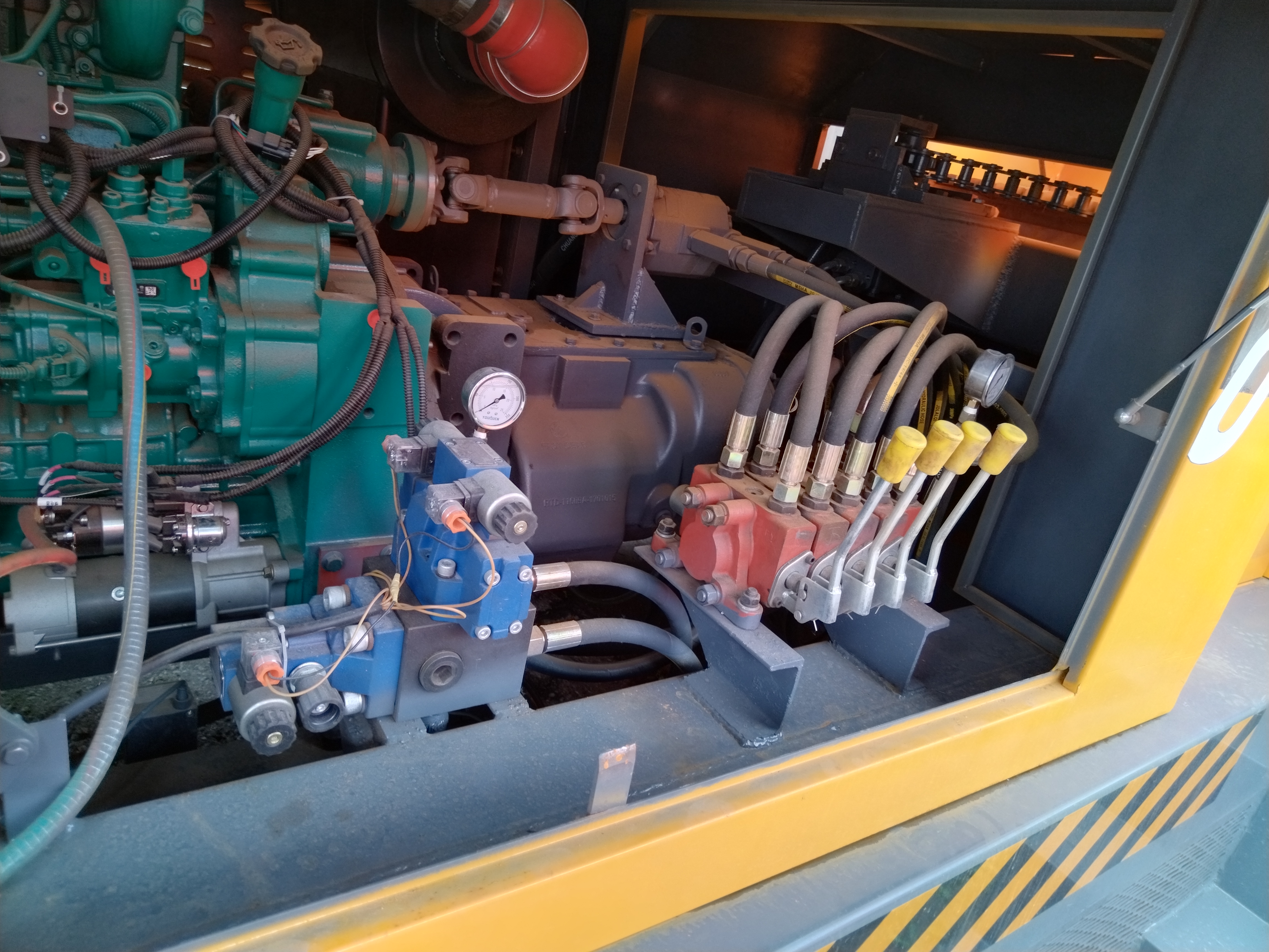 картинка Измельчитель древесины, корней и ТБО JP-7000 от магазина Одежда+