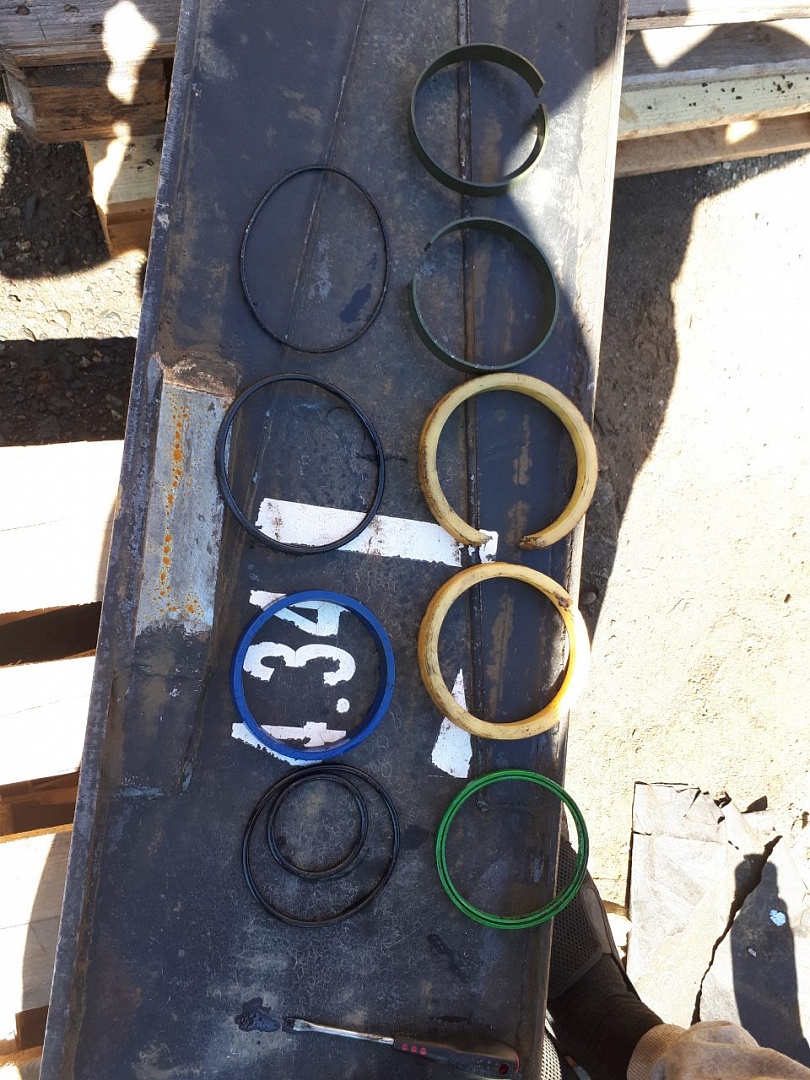 картинка Ремкомплект гидроцилиндра опоры (аутригера) KRAN QY25 от магазина Одежда+