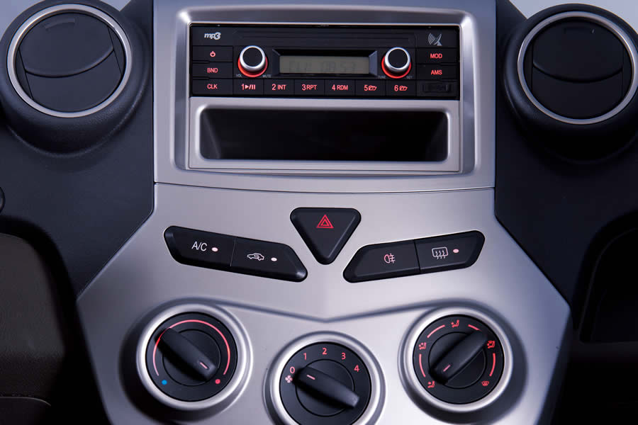 картинка FAW T80 – промтоварный фургон от магазина Одежда+