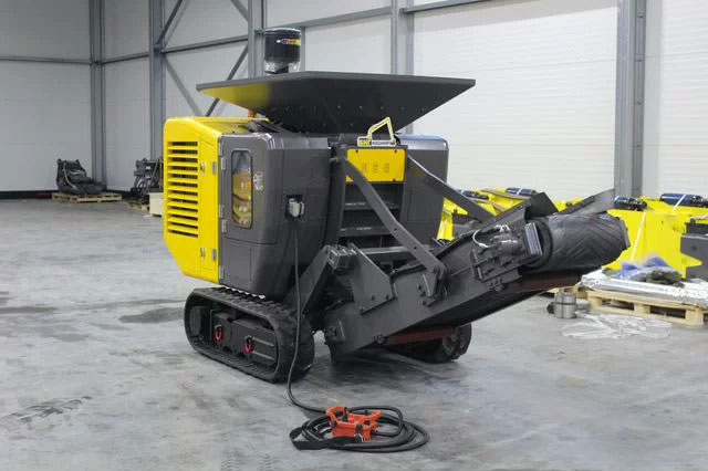 картинка Щековая дробилка самоходная на гусеницах OP35 от магазина Одежда+