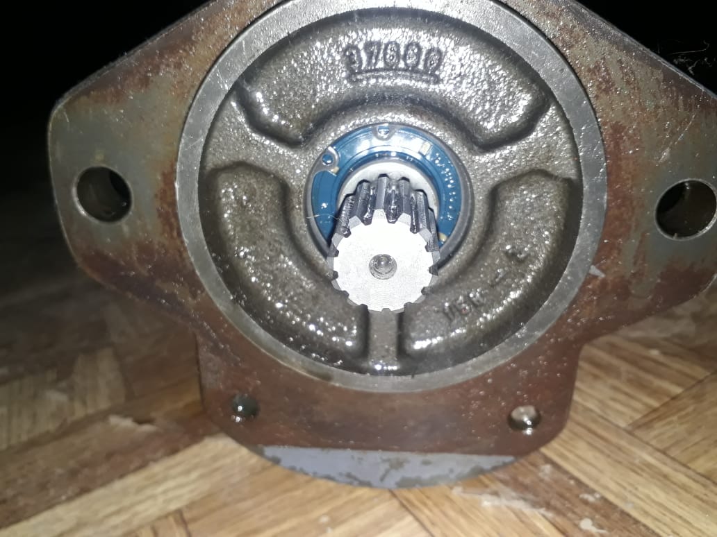 картинка Насос гидравлический 2 секционный  Rexroth A11VL0130LRDS/ 10R-NSD12K02-K KRAN QY70 от магазина Одежда+