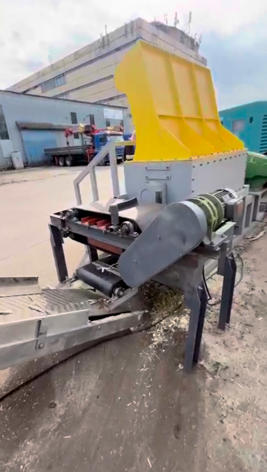 картинка Шредер для измельчения паллет и поддонов  от магазина Одежда+