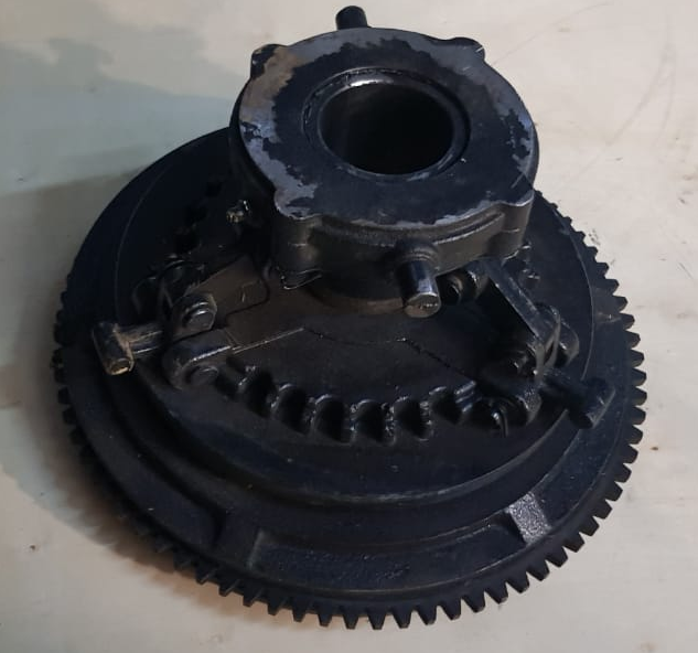 картинка Сцепление в сборе (корзина, диск, выжимной подшипник) для дробилки дерева DH-100 от магазина Одежда+