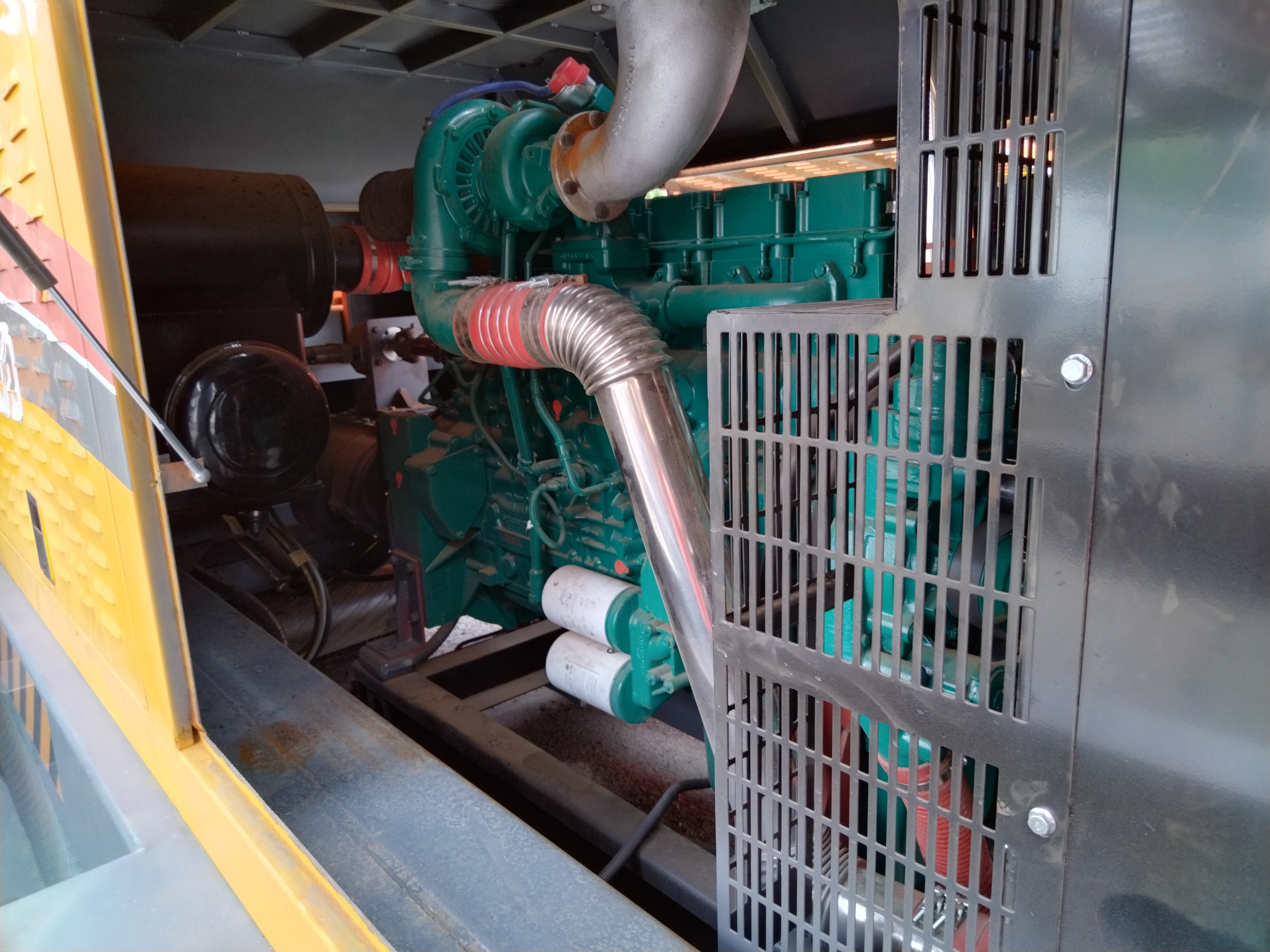 картинка Измельчитель древесины, корней и ТБО JP-7000 от магазина Одежда+