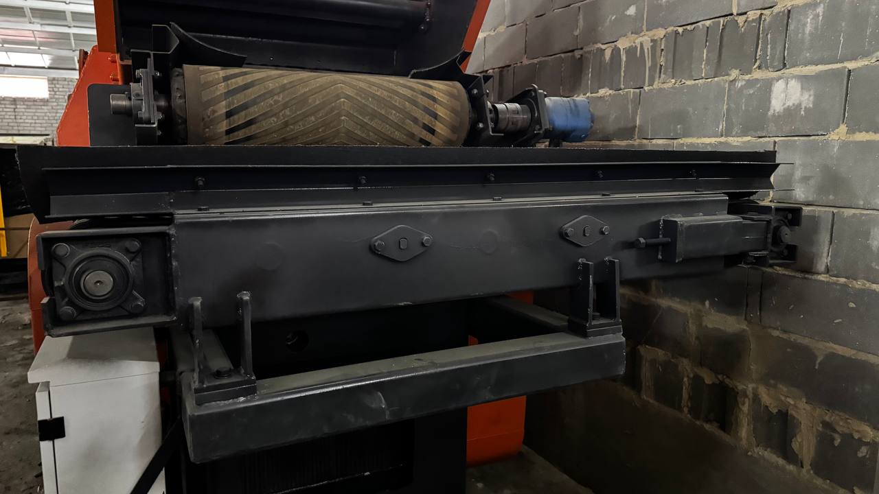 картинка Вибрационный грохот гусеничного типа U-YK221 от магазина Одежда+