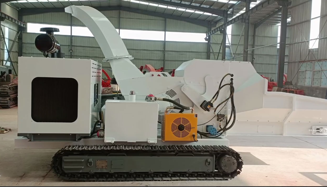 картинка Измельчитель веток и древесины DH-220 на гусеничном ходу от магазина Одежда+