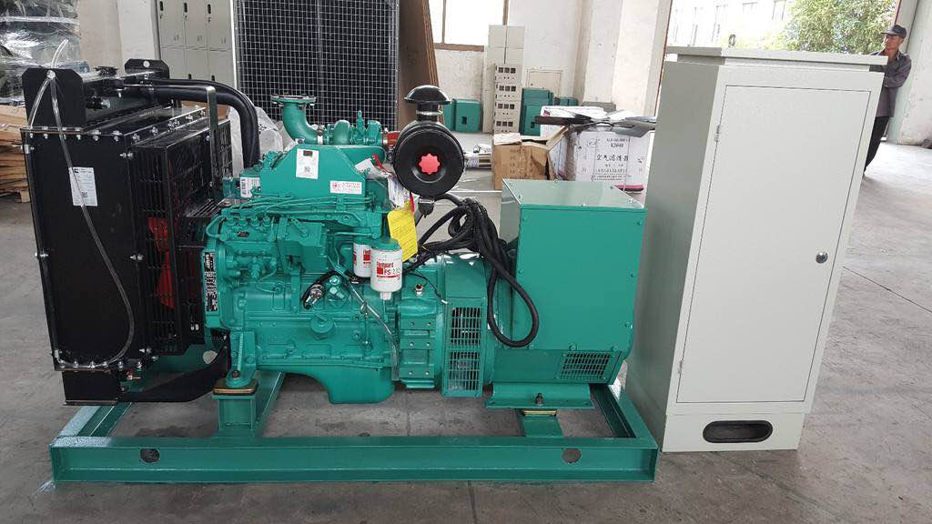 картинка Генератор CUMMINS 4BT3.9-G2 30KW / КПД 40KW двс. SF-30-4 / Электронное регулирование скорости от магазина Одежда+