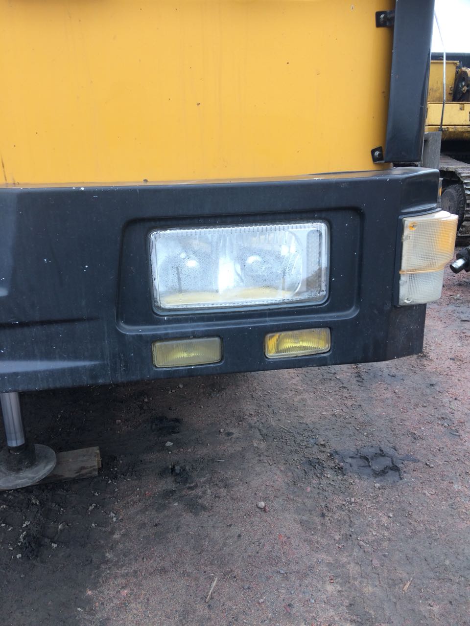 картинка Фара передняя левая автокран SANY 2008 г. в. от магазина Одежда+