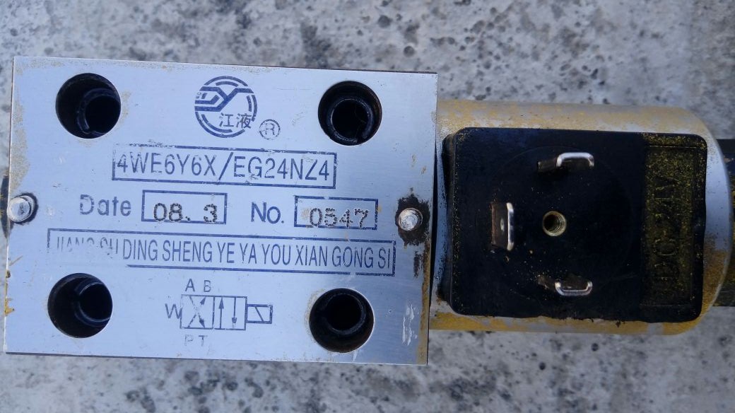 картинка Клапан электромагнитный 4WE6Y6X/EG24NZ4 от магазина Одежда+