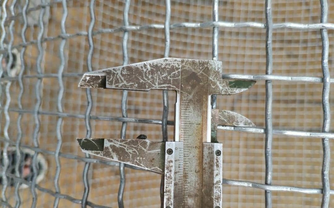 картинка Сетка для просеивателя грунта 30K (1500х2500см) ячейка 20*20 мм. от магазина Одежда+