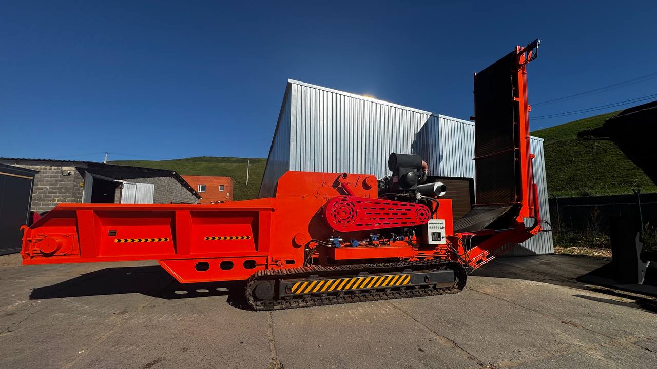 картинка Измельчитель веток и древесины DH-220 на гусеничном ходу от магазина Одежда+