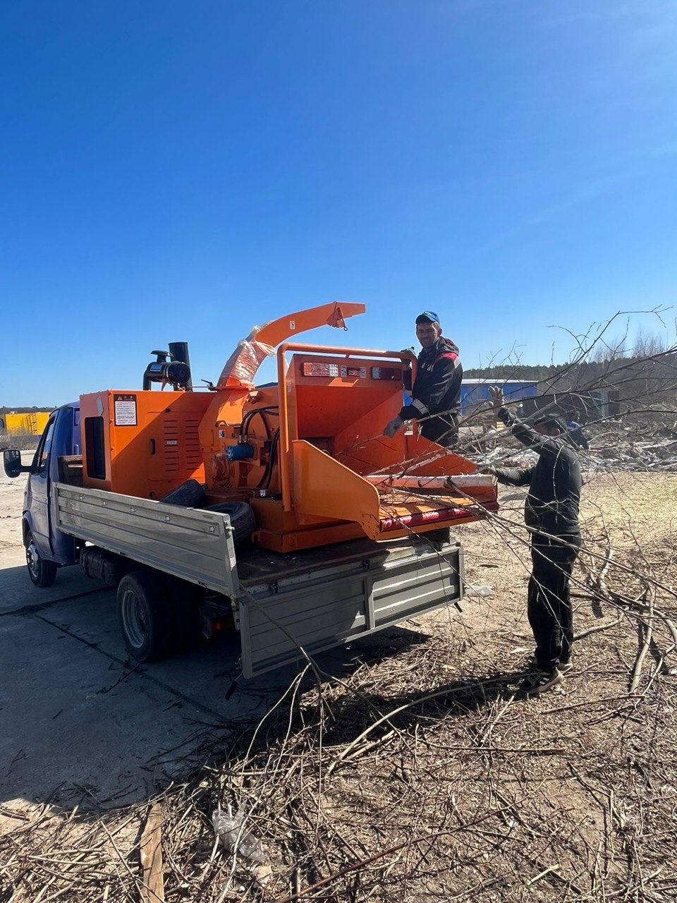 картинка Измельчитель веток и древесины DH-100 от магазина Одежда+