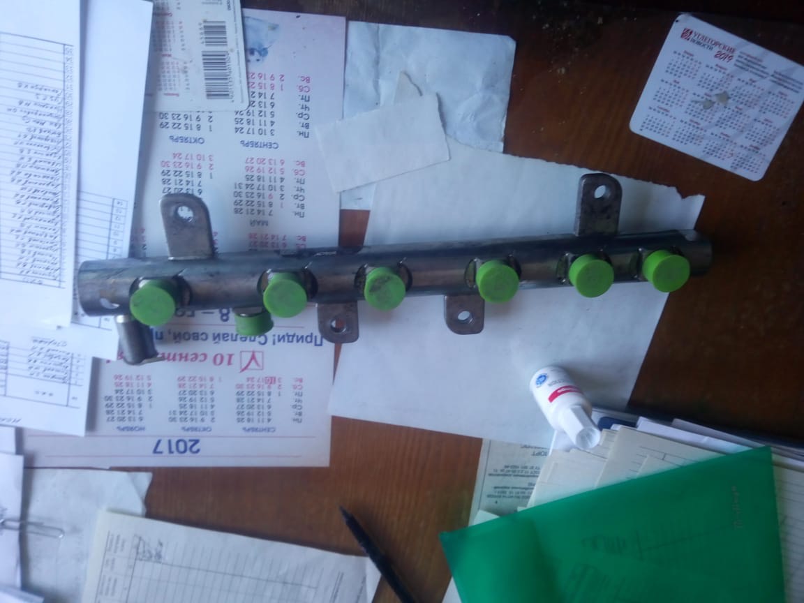 картинка Топливная рейка рампа 3977530/B6114ZG1B от магазина Одежда+