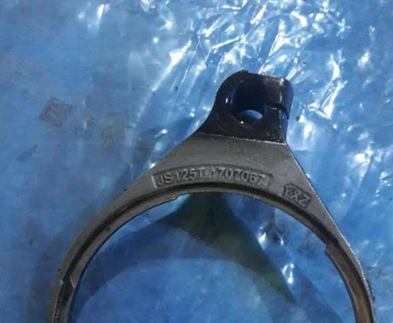 картинка Вилка демультипликатора (переключения) JS125T 1707067 от магазина Одежда+