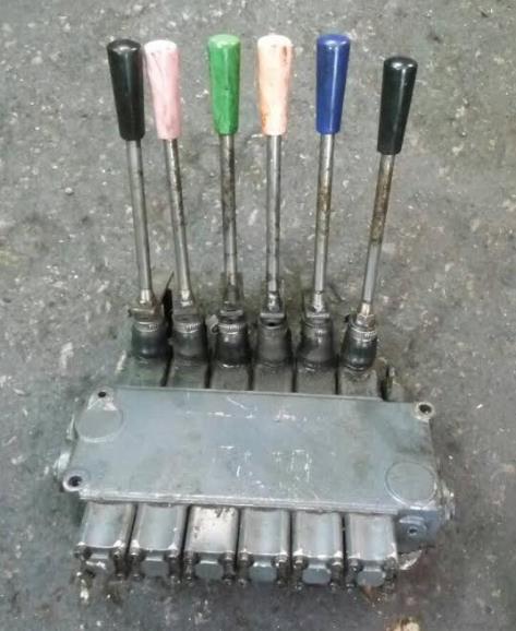 картинка Многопутевой пневмораспределитель (управление) кран KRAN SQ6.3SK3Q от магазина Одежда+