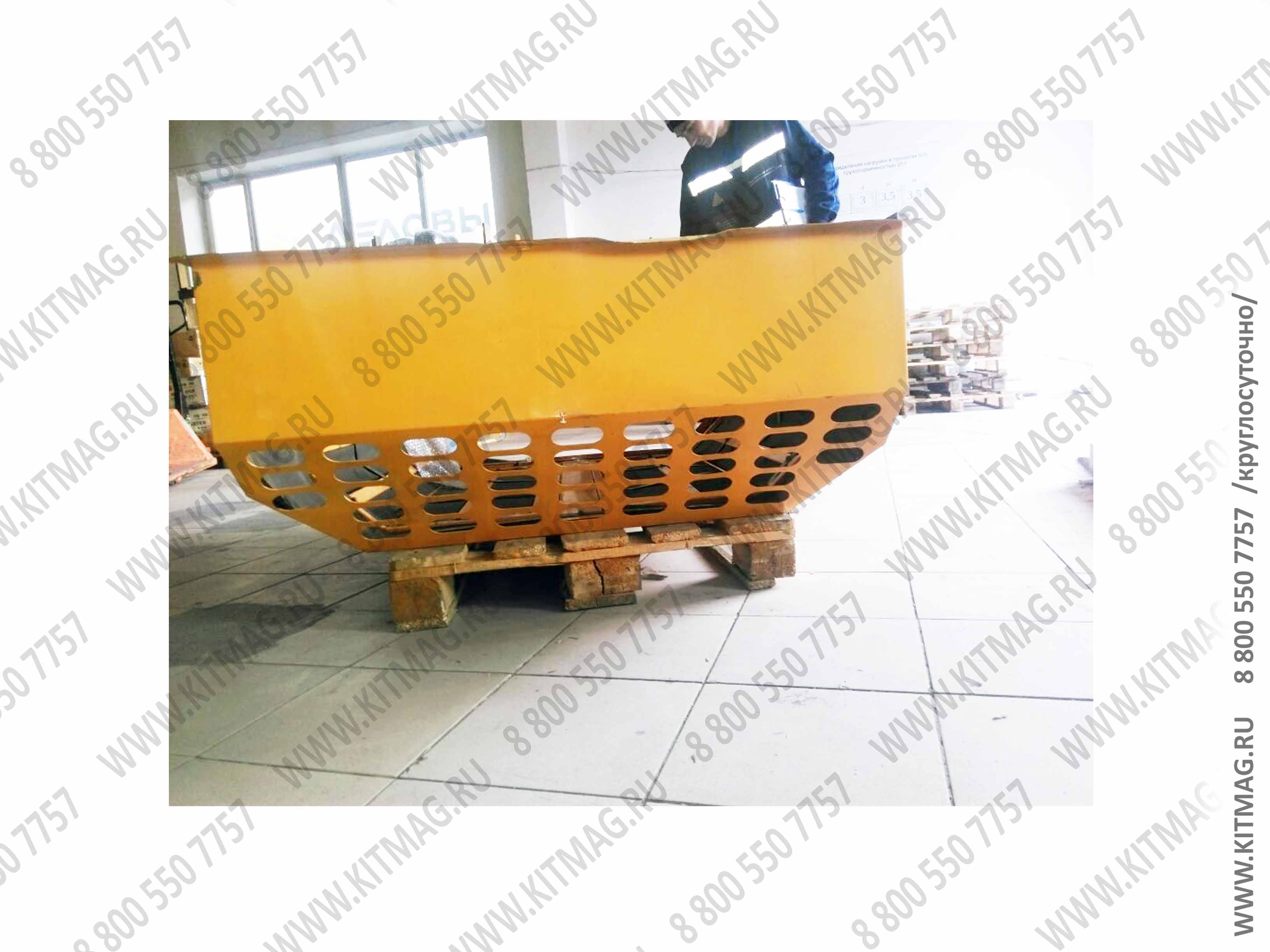 картинка Капот (кабина нового образца) / Автокран KRAN от магазина Одежда+