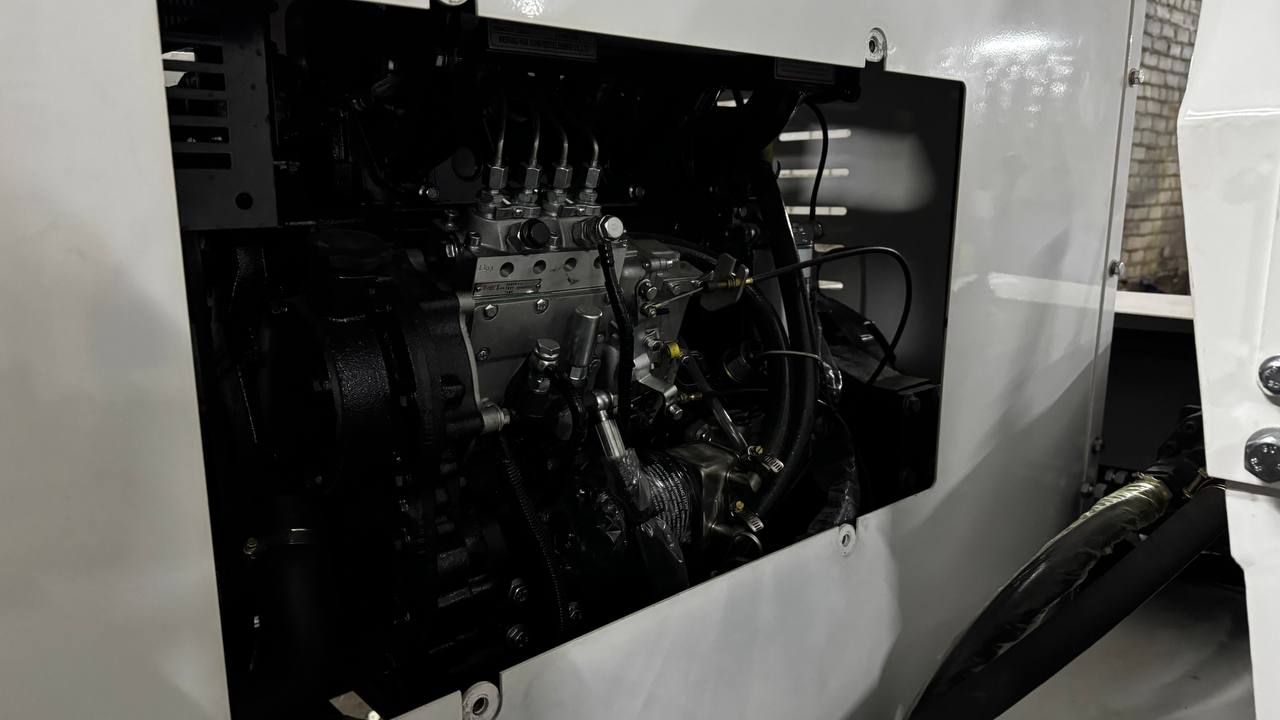 картинка Измельчитель древесины DH-100 V.2025 на гусеничном ходу  от магазина Одежда+