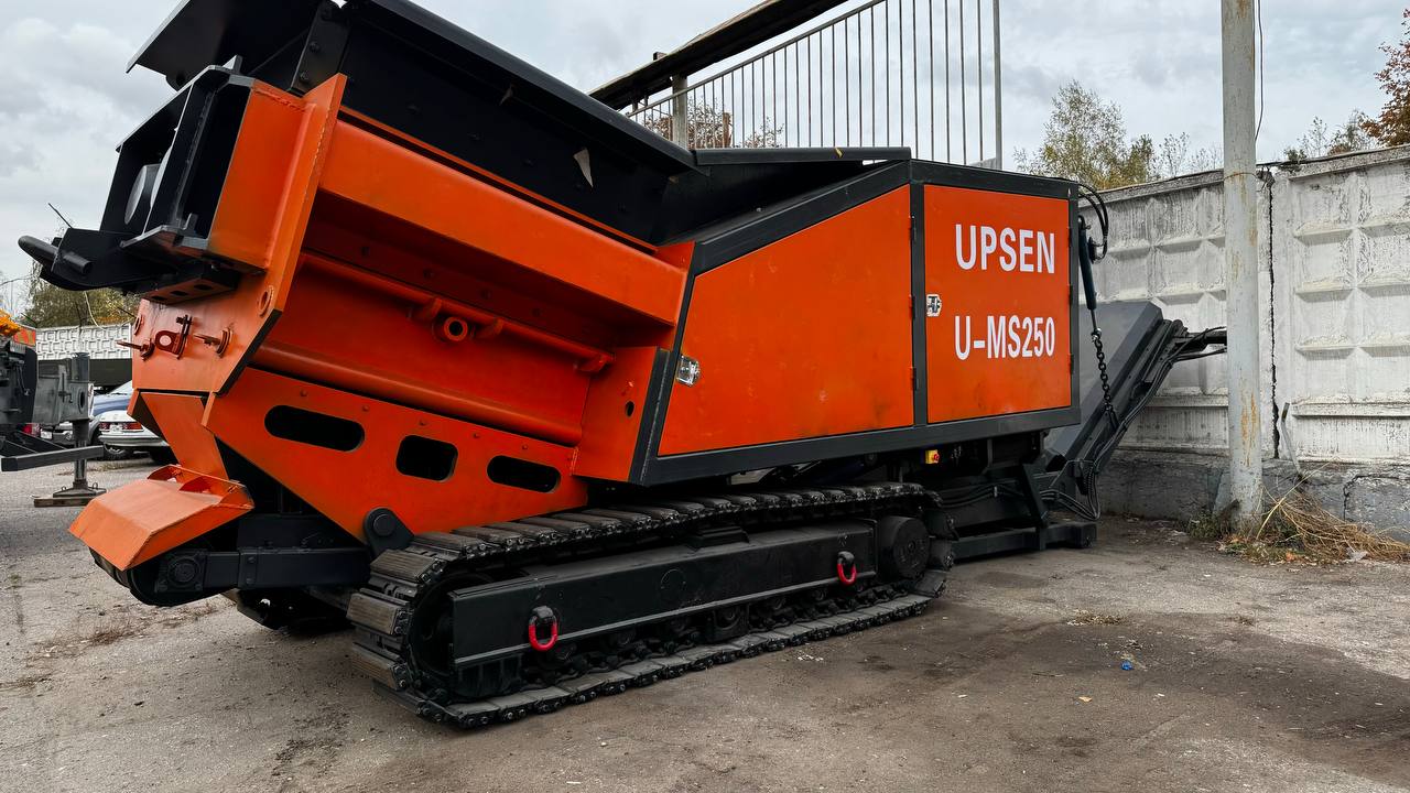 картинка Промышленный шредер гусеничного типа  U-MS250 от магазина Одежда+