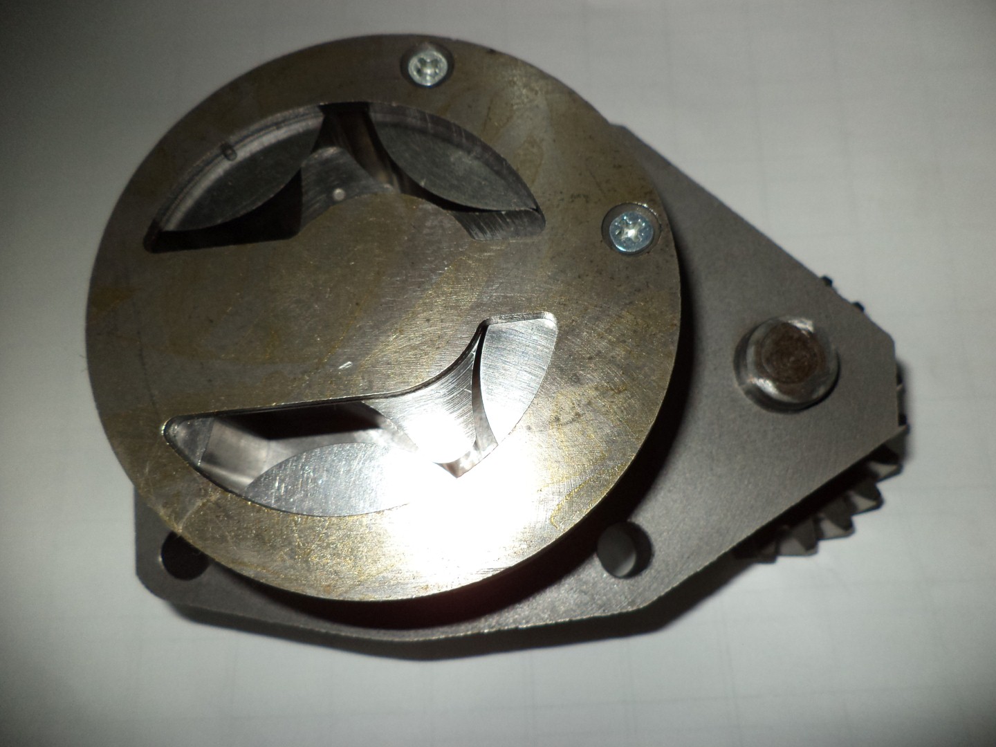 картинка Масляный насос (D15-000-31+A) от магазина Одежда+